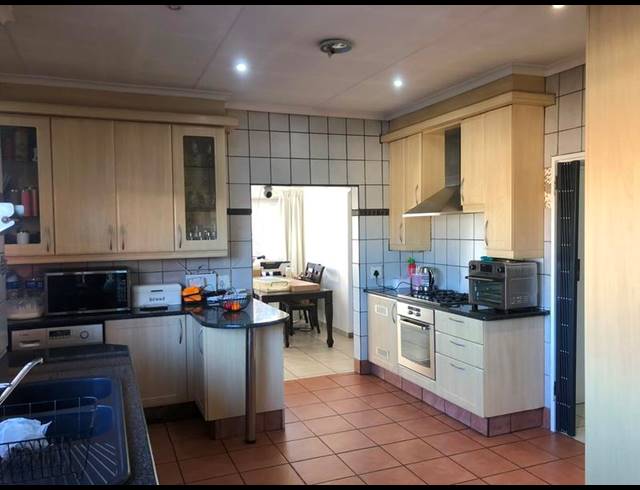 4 BEDROOM HOUSE FOR SALE IN ALBEMARLE